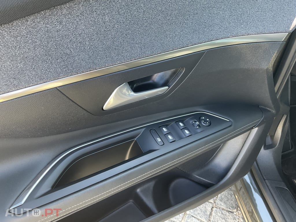 Peugeot 3008 1.2 PureTech Allure