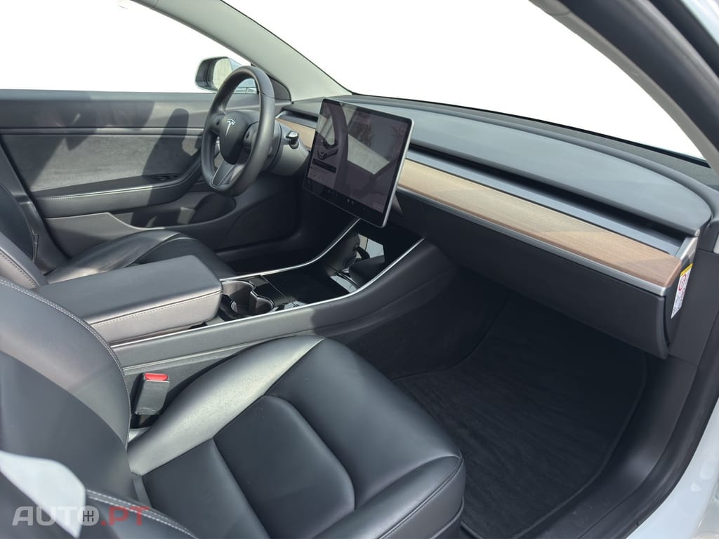 Tesla Model 3 Standard Range Plus RWD