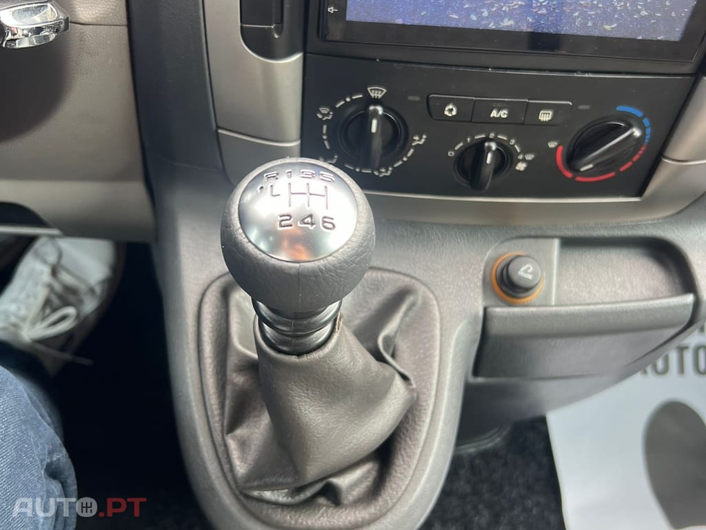 Citroen Jumpy 2.0 HDi L2H1Semi-Vidrada