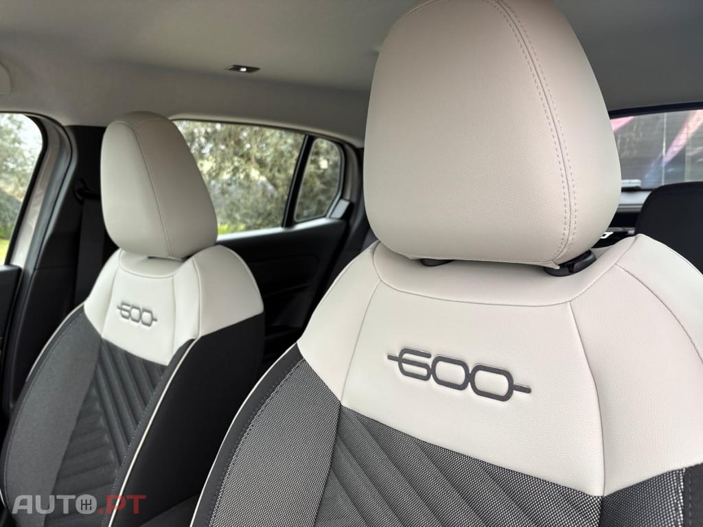 Fiat 600 1.2 Hybrid Icon