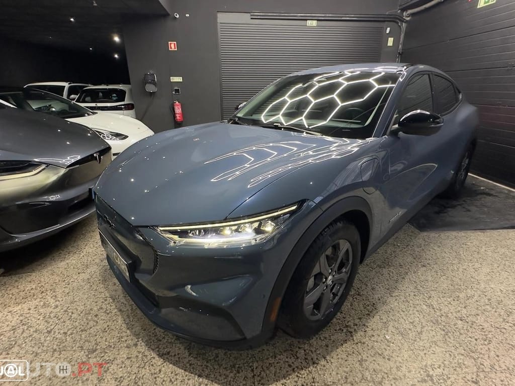 Ford Mustang Mach-E Standard