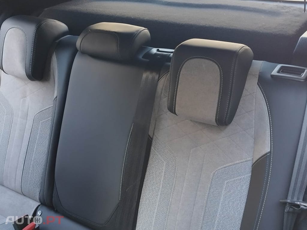 Peugeot E-2008 50 kWh GT