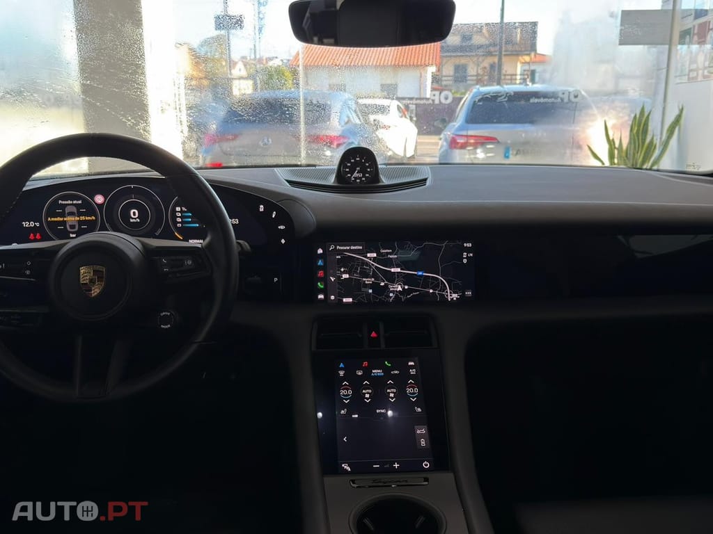 Porsche Taycan Standard