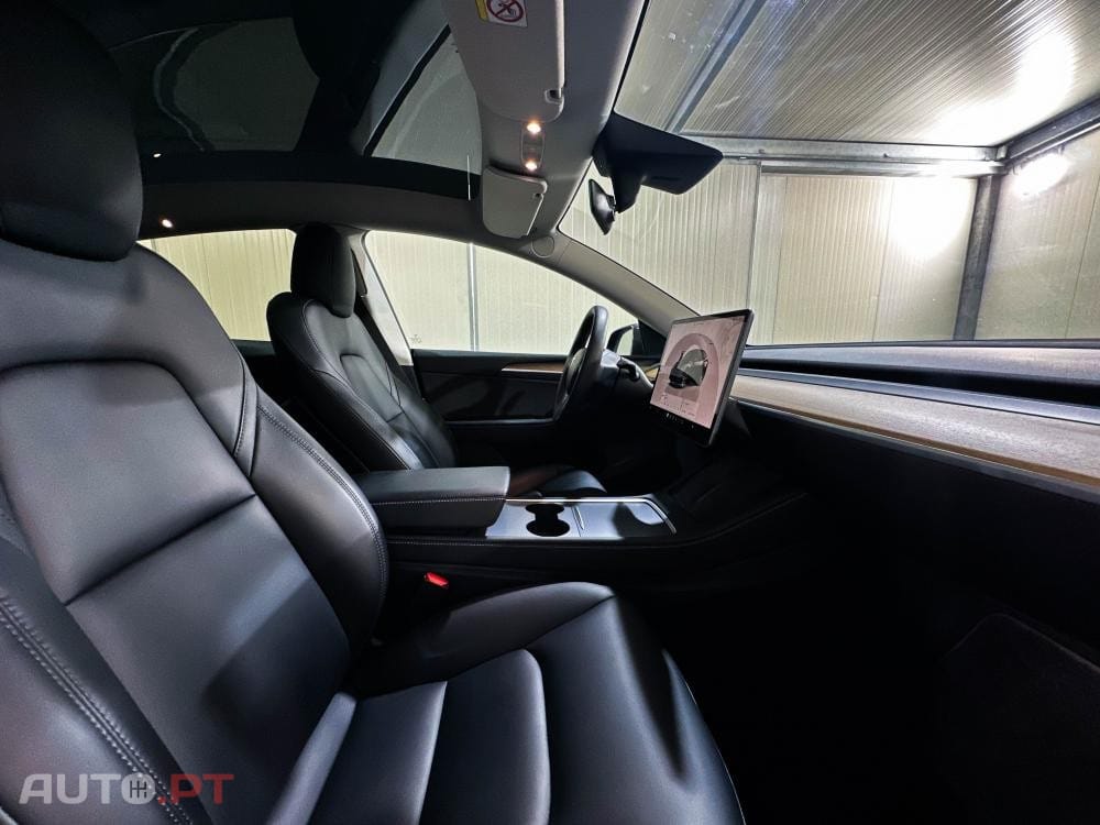 Tesla Model Y Long Range Dual Motor AWD