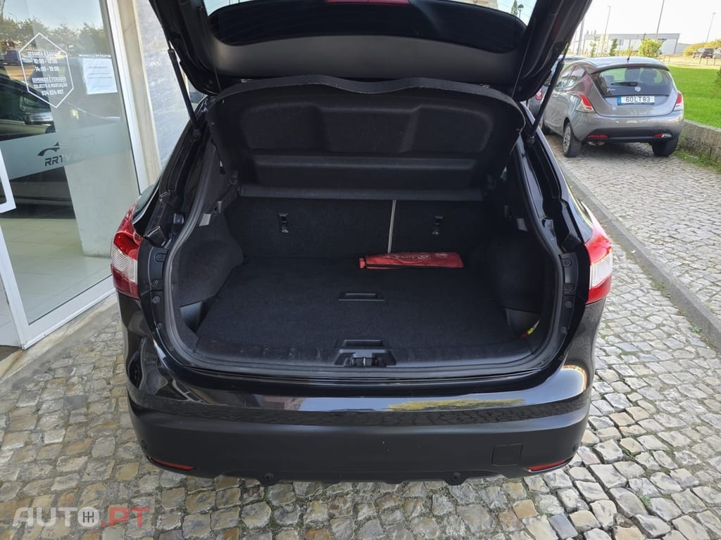 Nissan Qashqai 1.6 dCi Tekna Premium 17 360 S&S