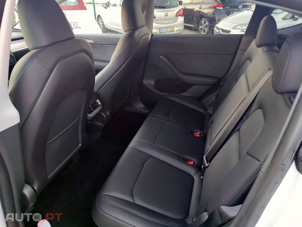 Tesla Model Y Long Range Tração Traseira