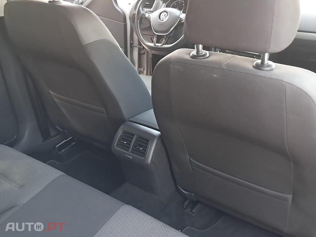 Volkswagen Golf 1.6 TDi Confortline