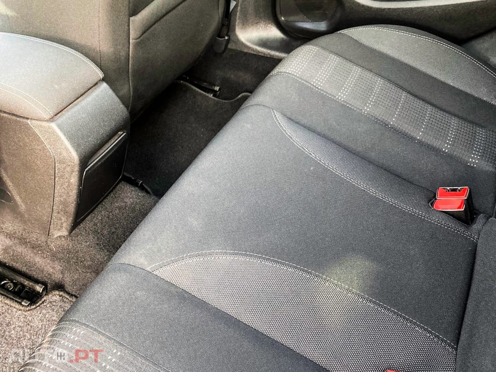 Peugeot 308 1.6 e-HDi Allure J17