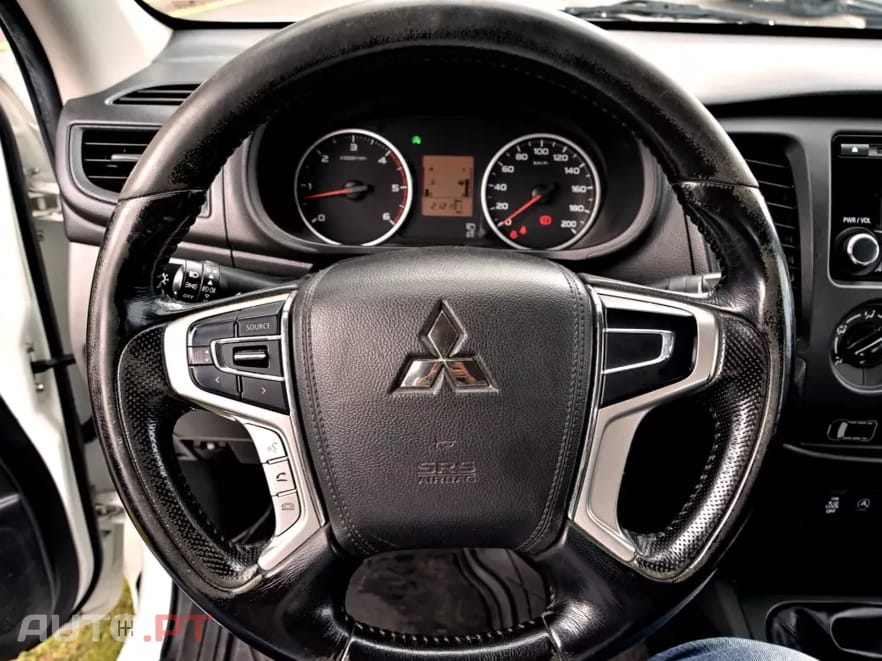 Mitsubishi L200 2.4 DI-D CD S.Cab 3L Instyle 4WD