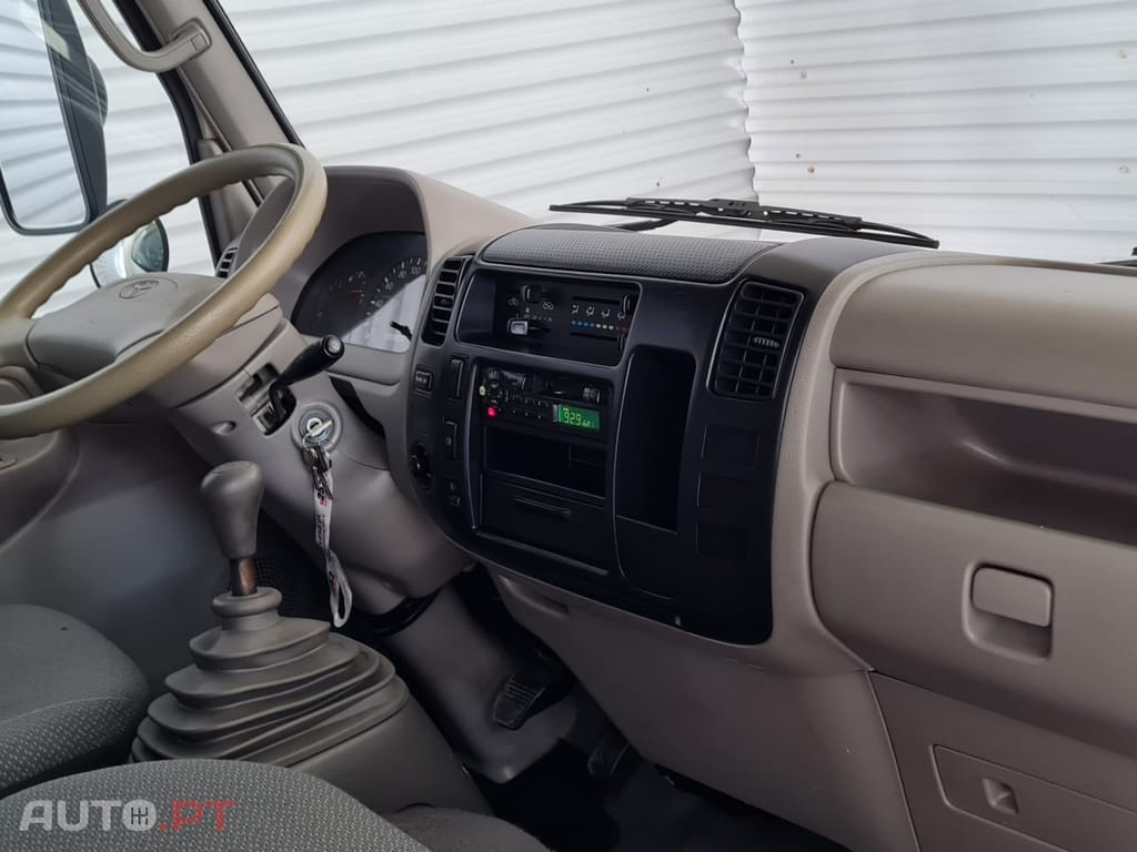 Toyota Dyna Contentor Lona Tipo TIR