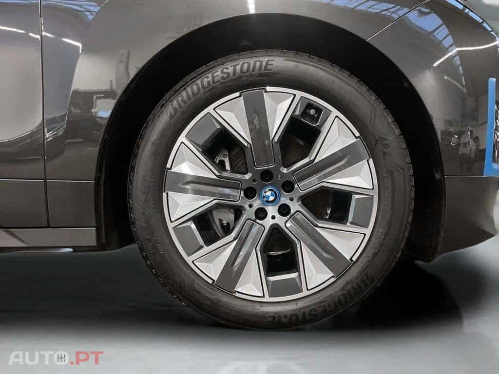 BMW iX xDrive50