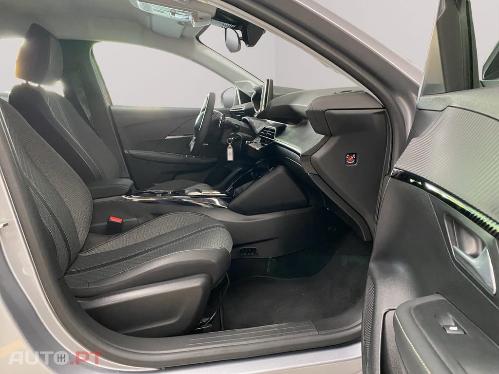 Peugeot 208 1.2 Hybrid Allure e-DCS6