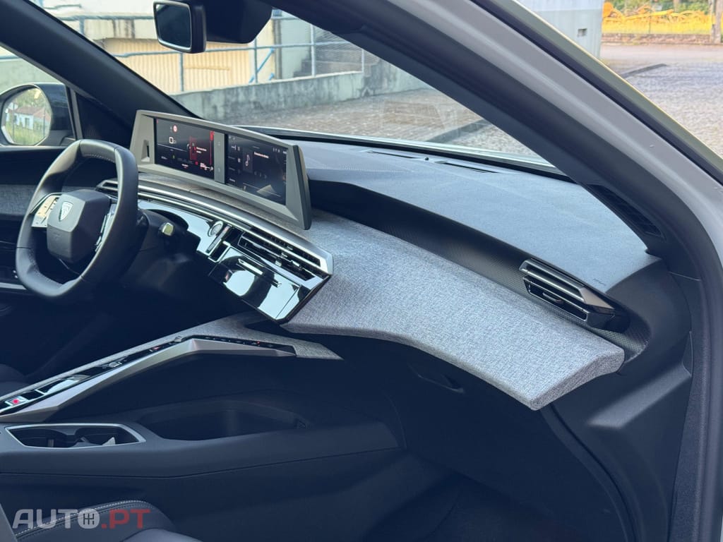 Peugeot 3008 1.2 Hybrid Allure e-DCS6