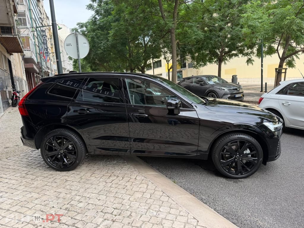 Volvo XC60 T6 AWD Recharge Plus Black Edition
