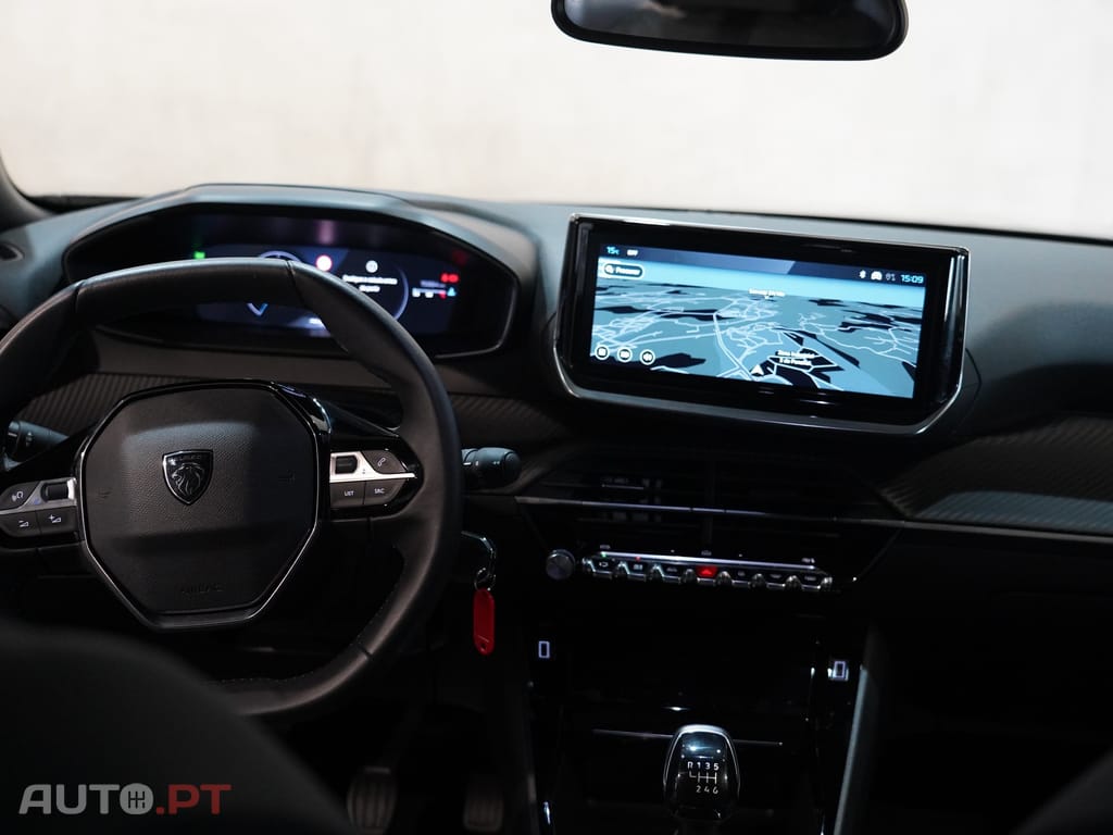 Peugeot 2008 1.2 PureTech Allure