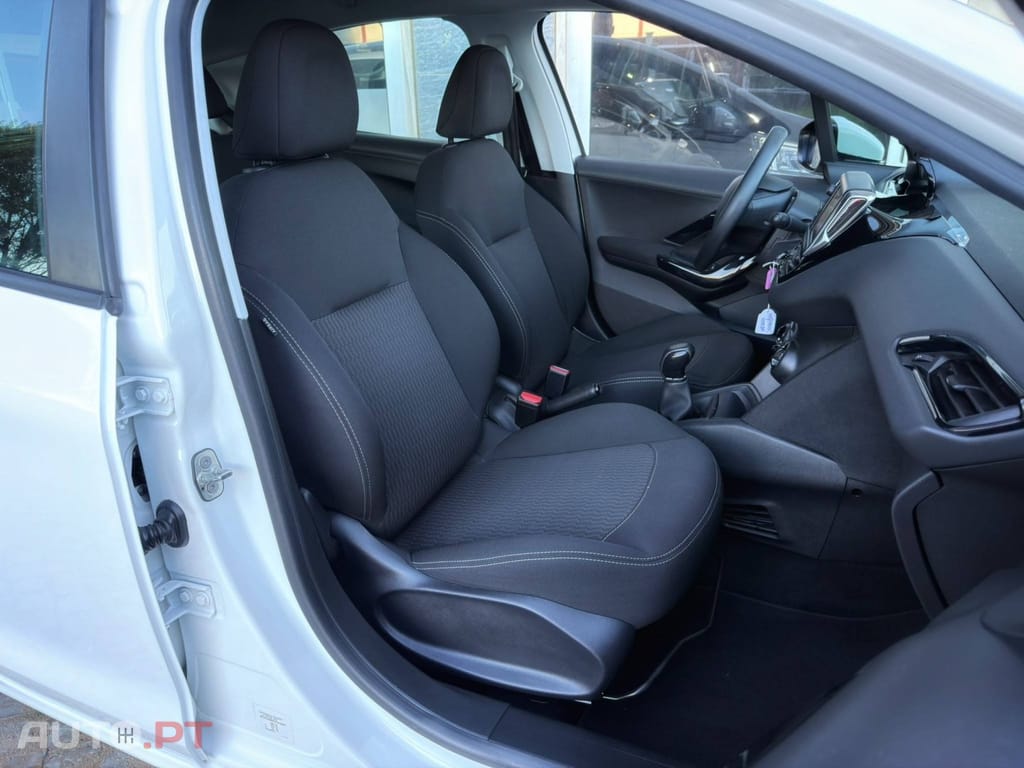 Peugeot 208 PureTech 82 Start & Stop Active