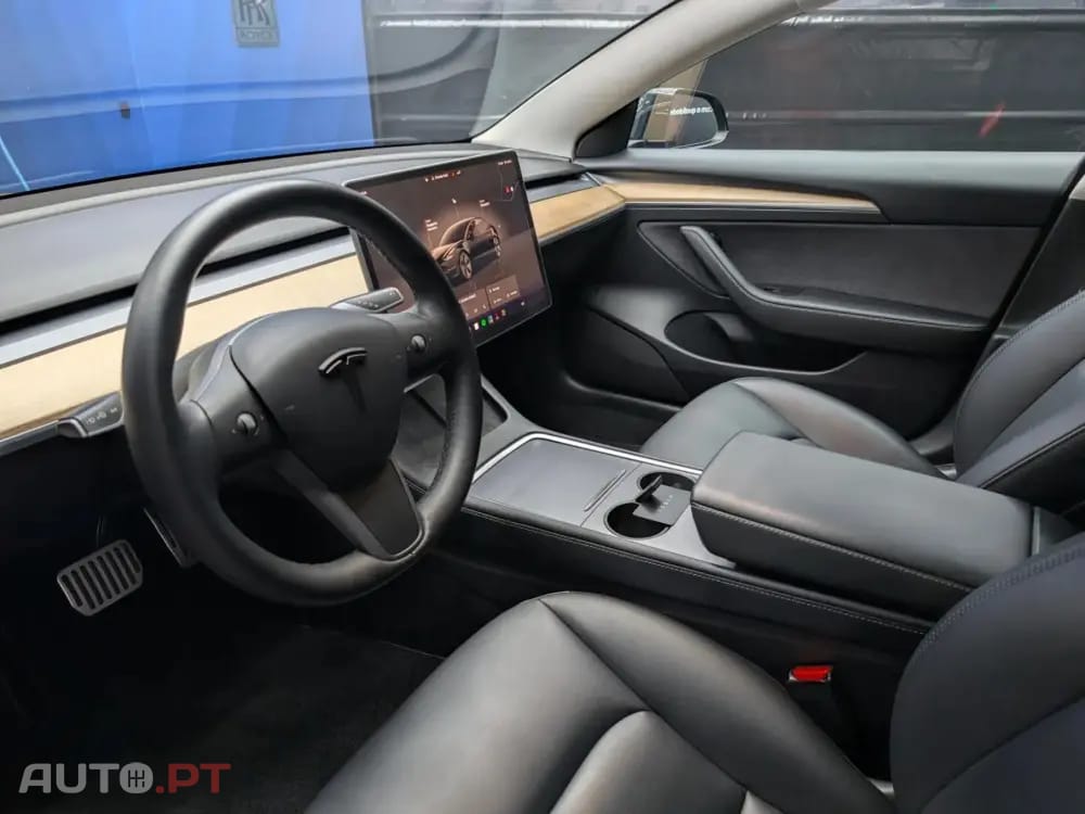 Tesla Model 3 Standard Range Plus RWD