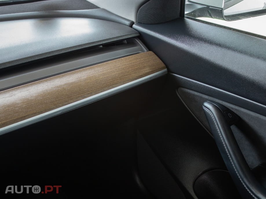 Tesla Model 3 Standard Range Plus RWD