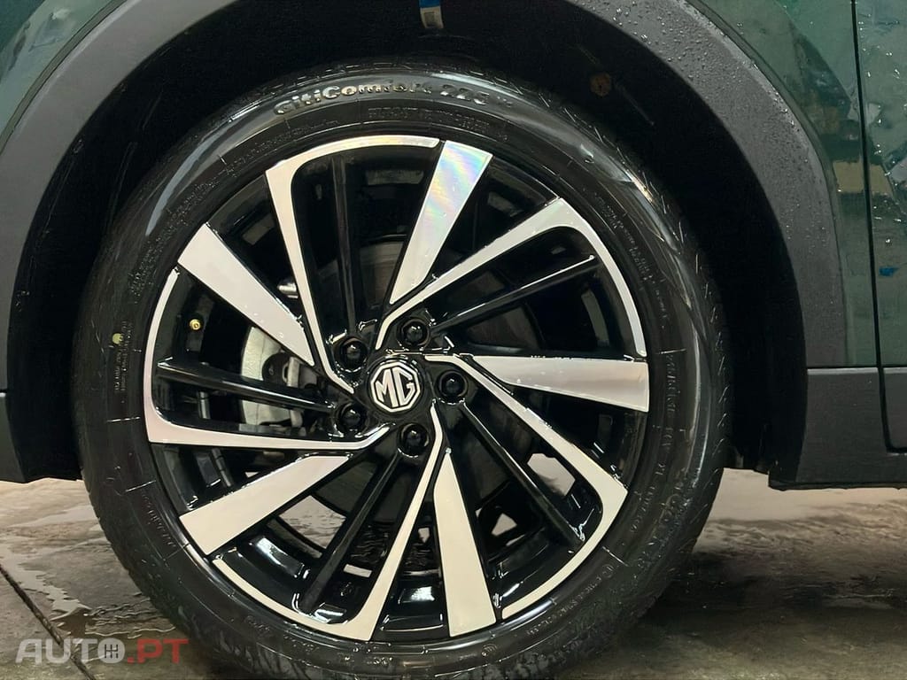 MG ZS 1.5 Hybrid+ Luxury