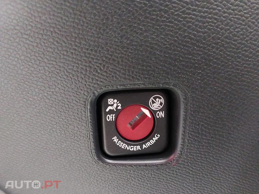 Peugeot E-208 50 kWh Active