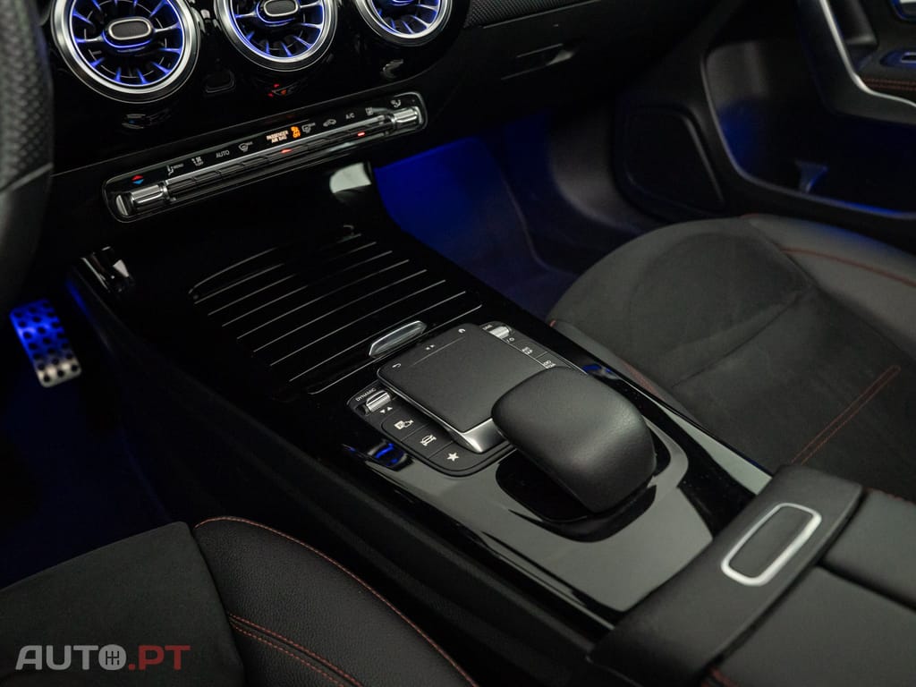 Mercedes-Benz A 250 e AMG Line