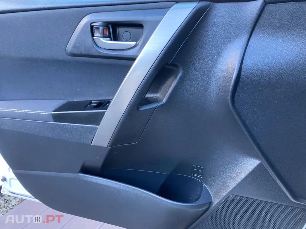 Toyota Auris 1.4 D-4D Exclusive