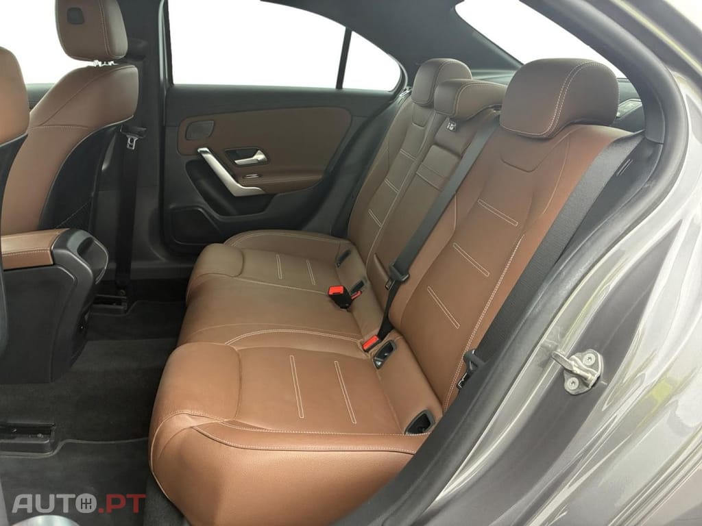 Mercedes-Benz A 250 e AMG Line