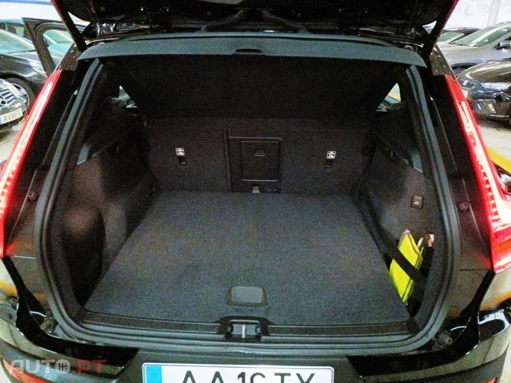 Volvo XC40 1.5 T5 PHEV Momentum Plus