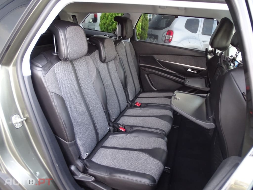 Peugeot 5008 1.5 BlueHDi Allure