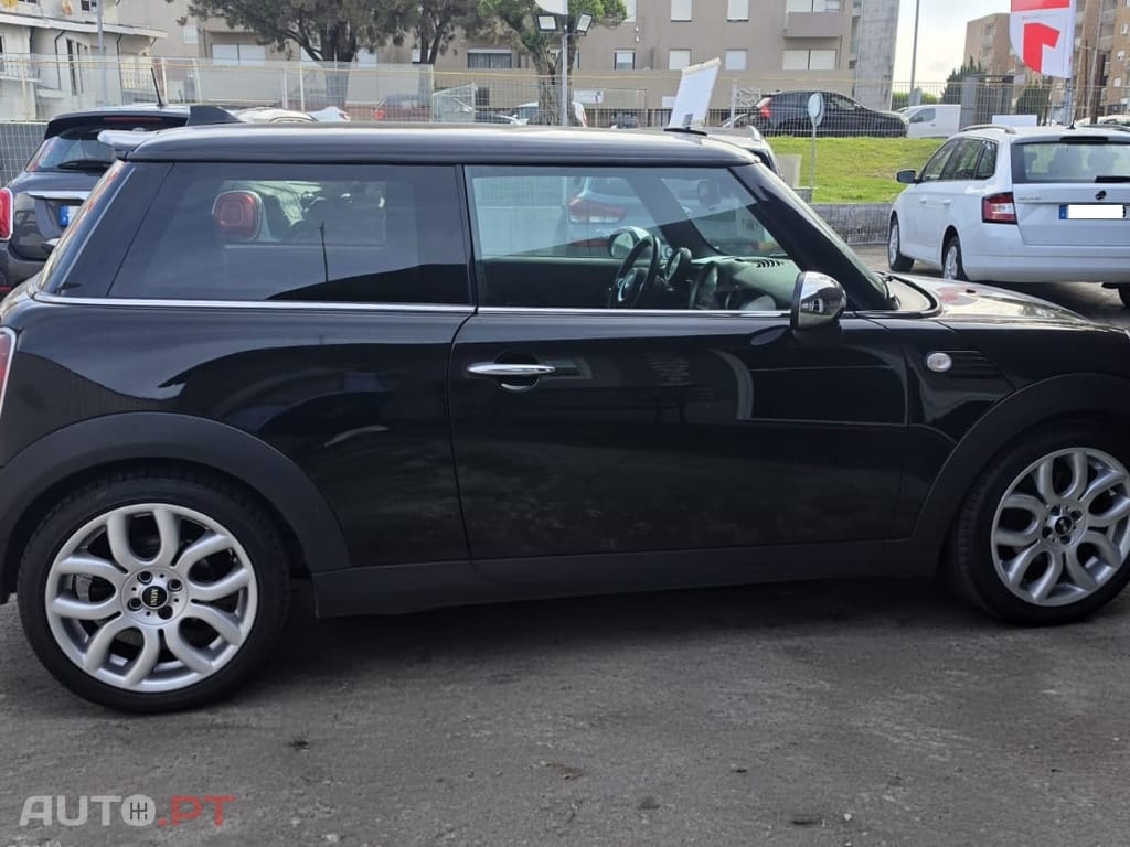 MINI Cooper D 110cv Cx 6 Nacional