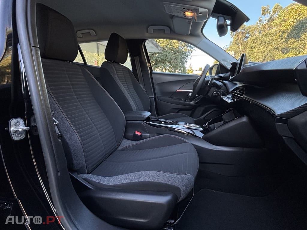 Peugeot 2008 1.2 PureTech Active Pack EAT8