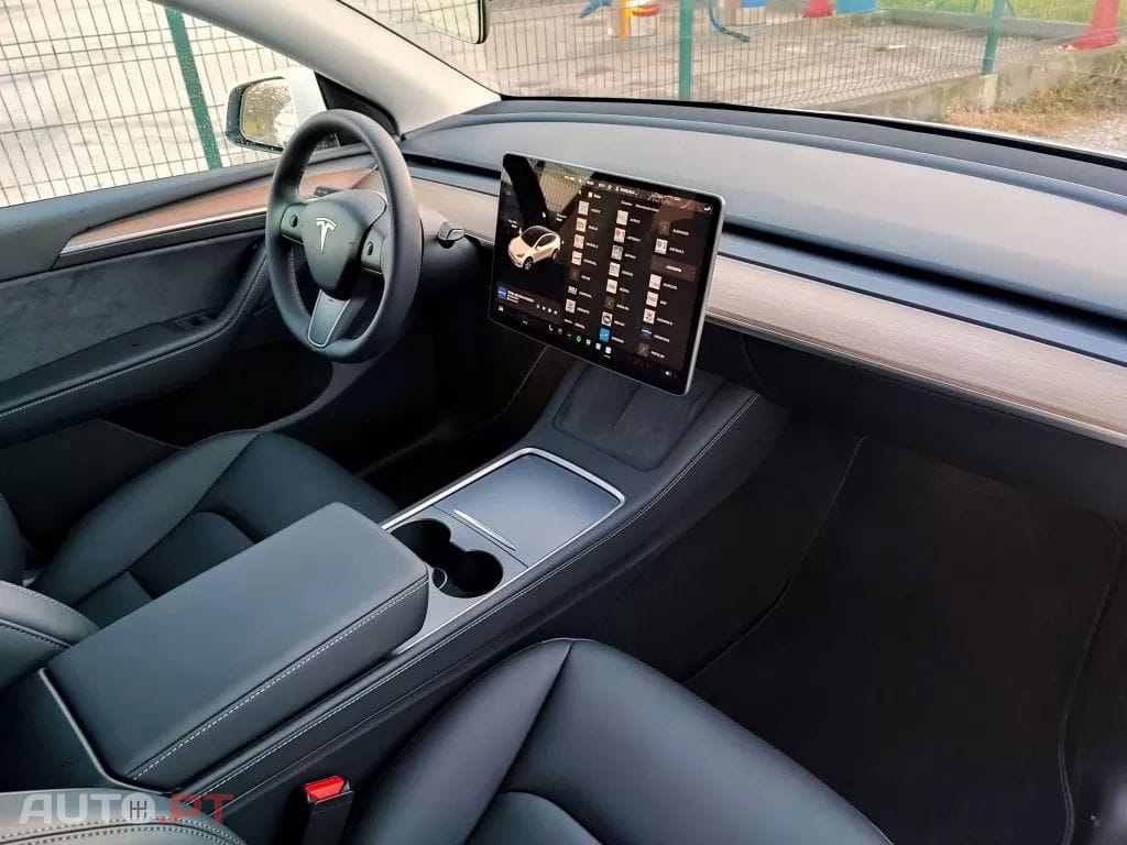 Tesla Model Y Long Range Tração Traseira