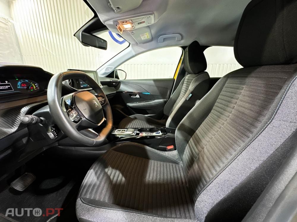 Peugeot E-208 50 kWh SE Style