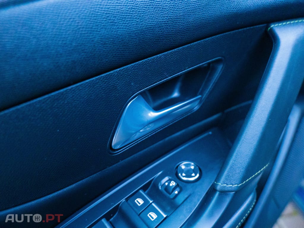 Peugeot 408 1.2 PureTech GT EAT8