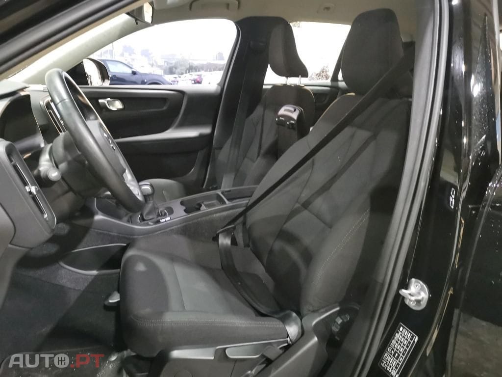 Volvo XC40 1.5 T2 Momentum Core