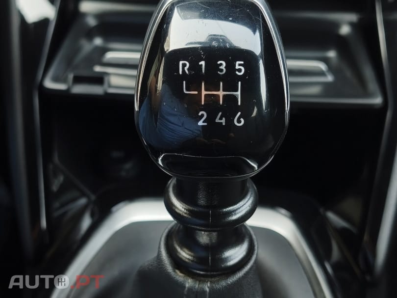 Peugeot 2008 TURBO 100 Allure