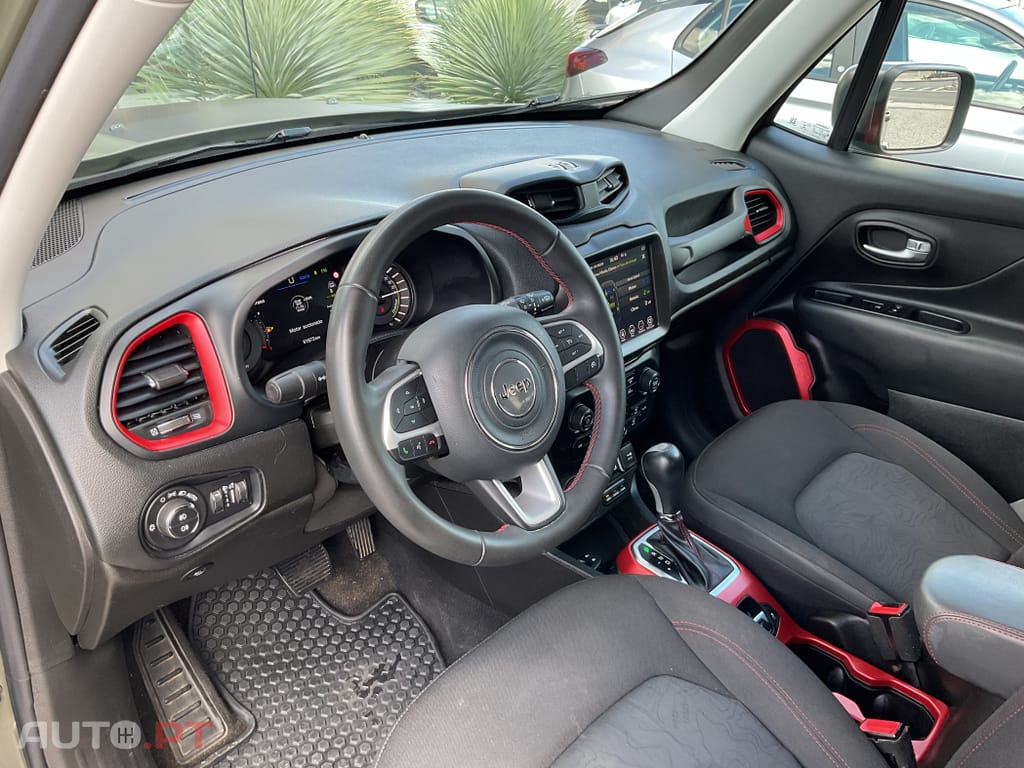 Jeep Renegade 1.3 TG Trailhawk