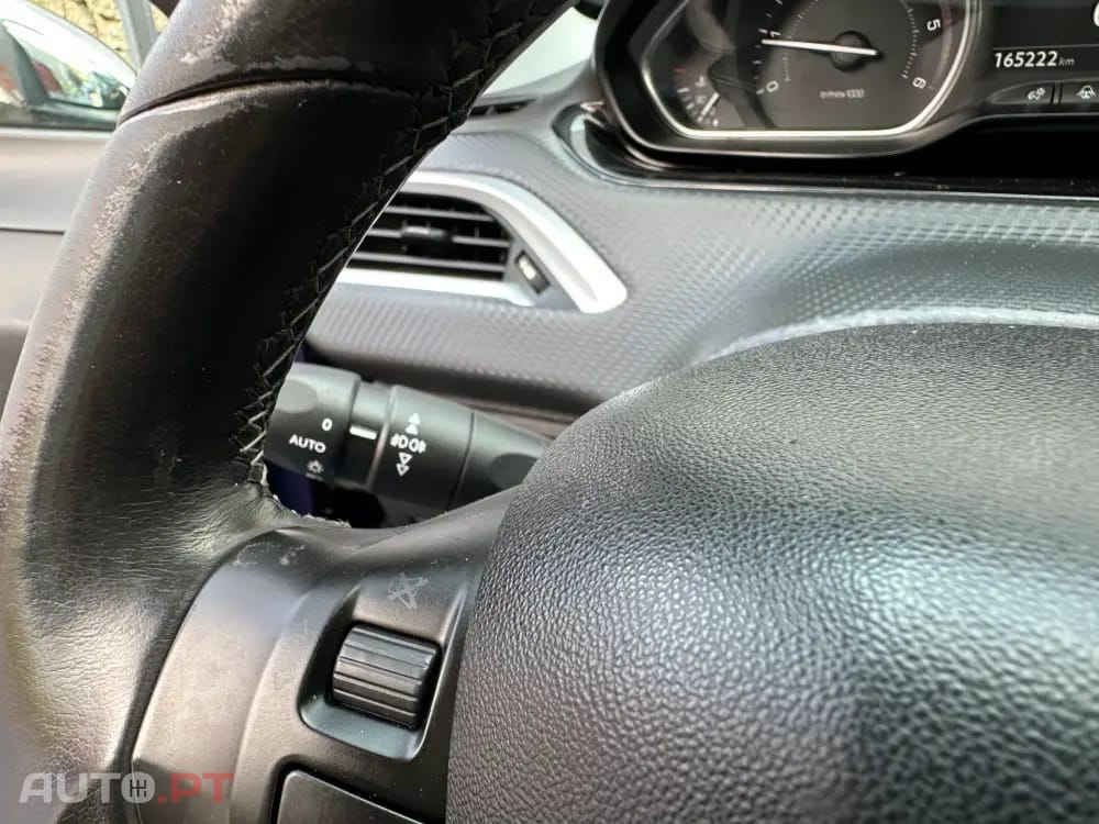 Peugeot 2008 1.6 e-HDi Allure