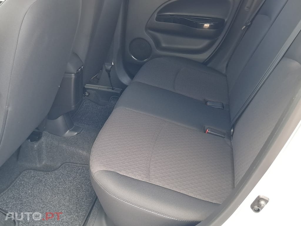 Mitsubishi Space Star 1.2 Intense Connect Edition