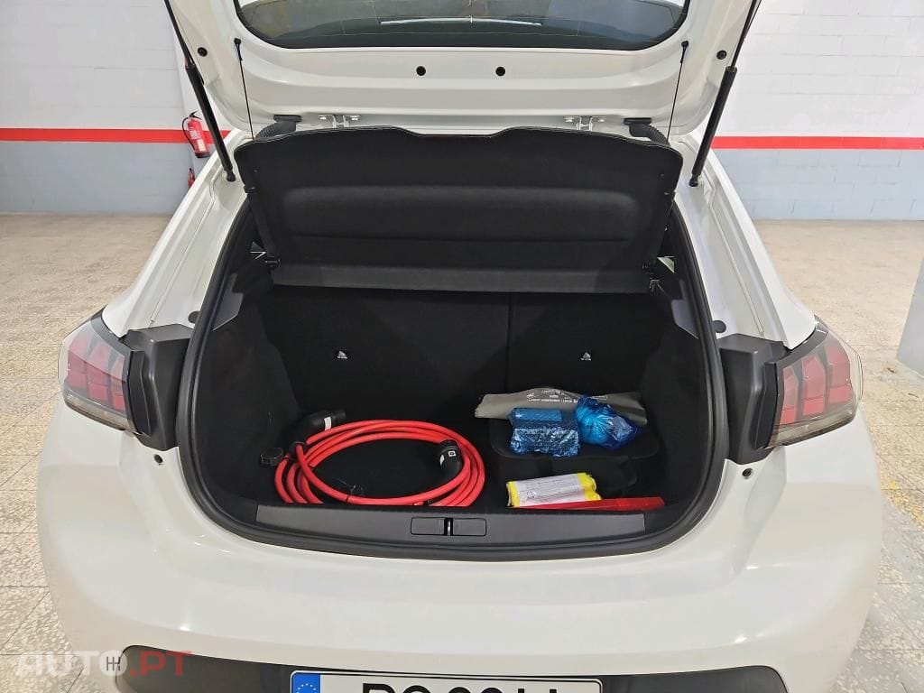 Peugeot E-208 50 kWh Active