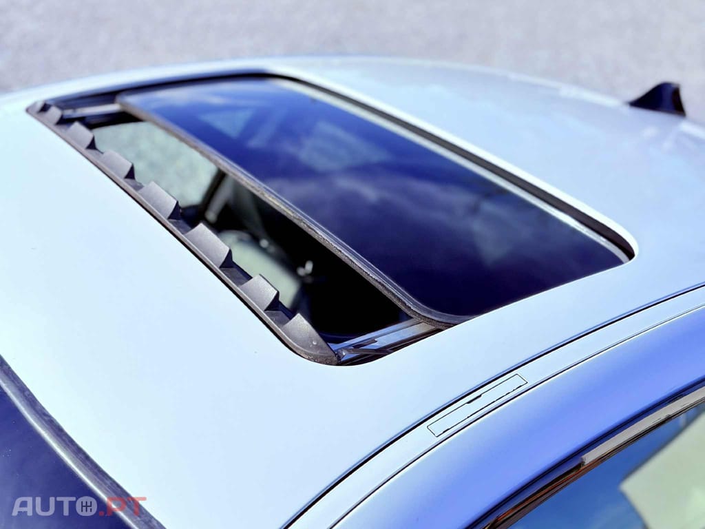 BMW 320 d Edição M Auto