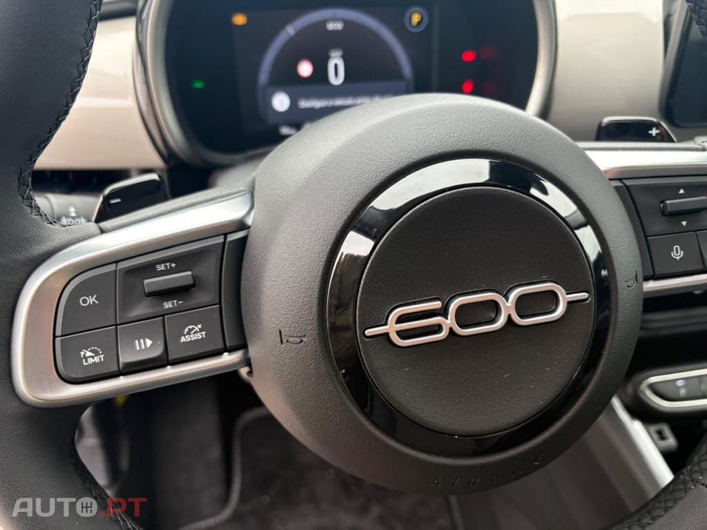 Fiat 600 1.2 Hybrid Icon