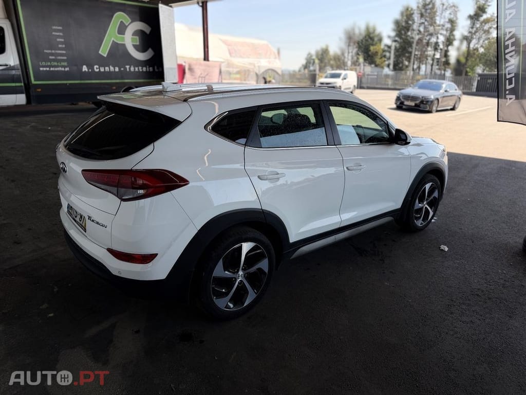 Hyundai Tucson blue 1.7 CRDi 2WD Advantage