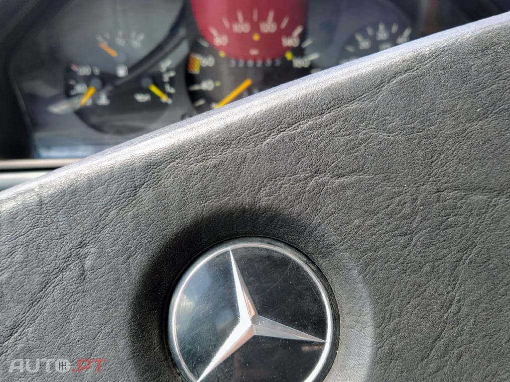 Mercedes-Benz 250 D