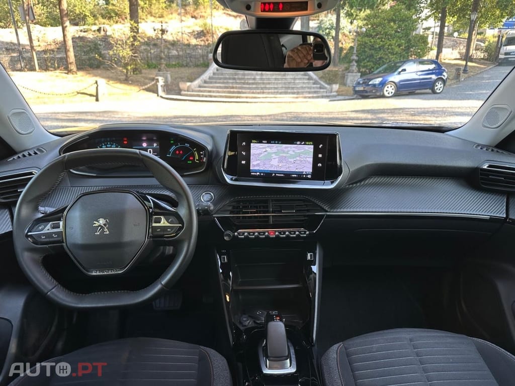Peugeot E-2008 50 kWh Active Pack