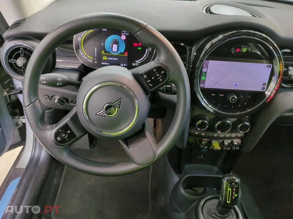 MINI Cooper Cooper SE Premium Essential