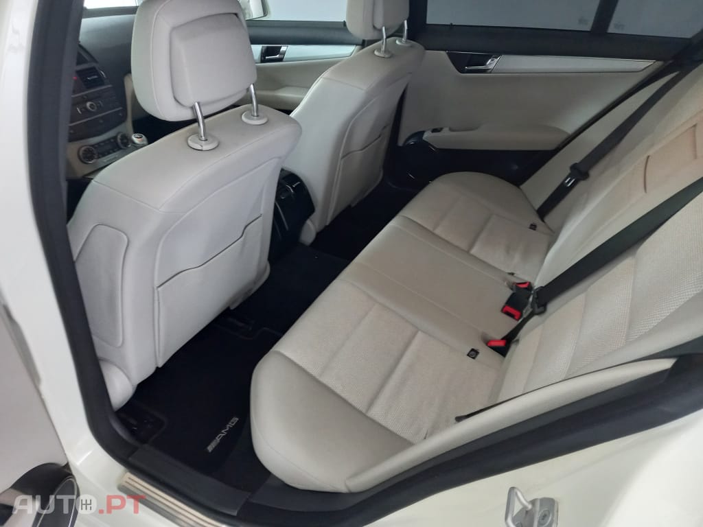 Mercedes-Benz C 220 CDi Avantgarde BlueEfficiency