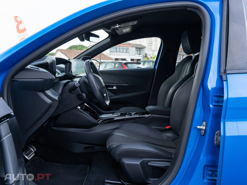 Peugeot E-208 50 kWh GT