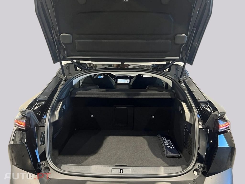 Peugeot 408 Allure e-EAT8 