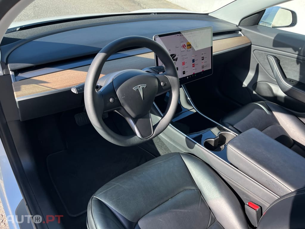 Tesla Model 3 Tração Traseira